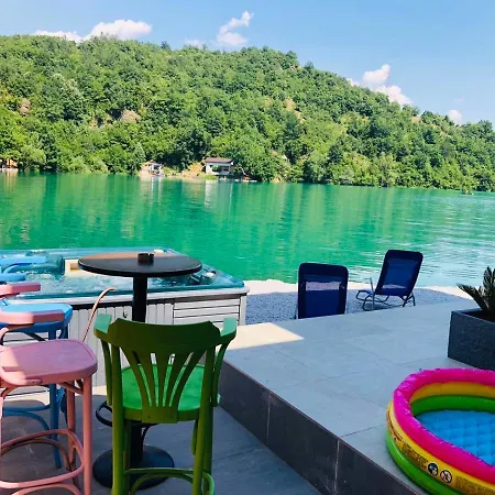 Sunny Day Tatil Evi Konjic
